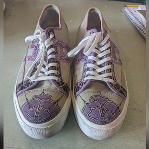 Custom flower HUF skate shoes
